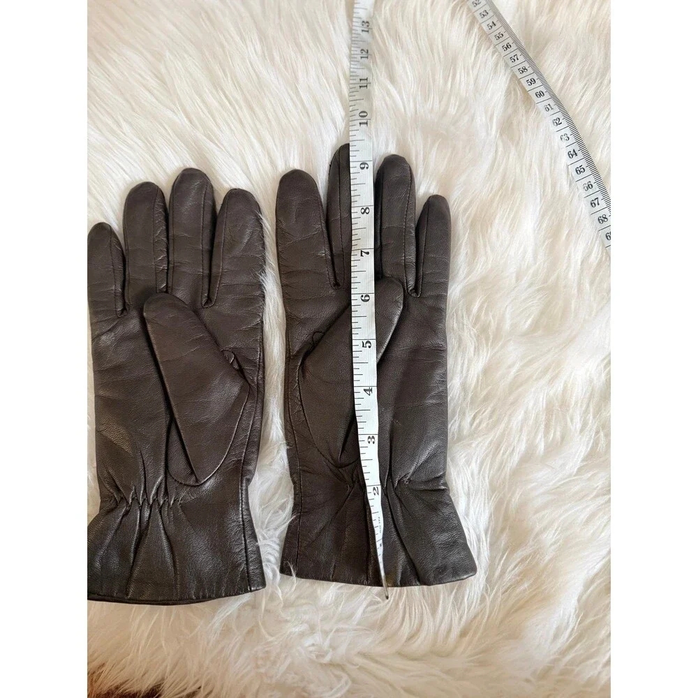 Leather gloves